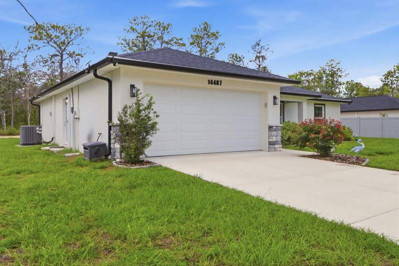 3 bedroom Single Family Residence at 14487 Goldeneye Road, Royal Highlands, Weeki Wachee — photo 5
