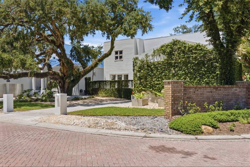 3 bedroom Single Family Residence at 2701 CHAMBRAY LANE, CHAMBRAY SUB REP, TAMPA — photo 3