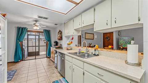 6352 Butternut Drive, Lakeland FL - photo 12 of 54