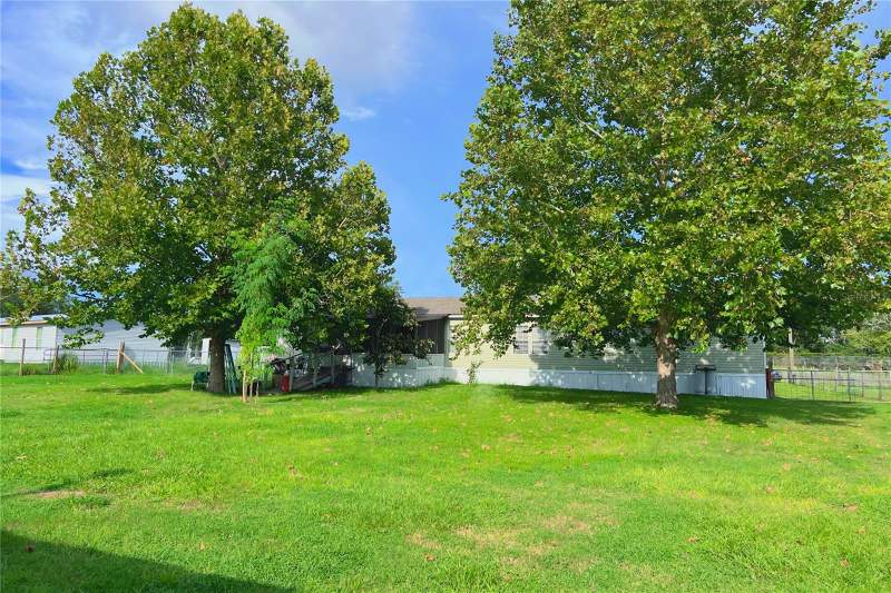 4 bedroom Manufactured Home at 1710 Belmont Avenue, Belmont Woods, Mulberry — photo 4