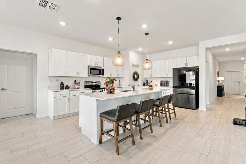 4 bedroom Single Family Residence at 15173 Rainbow Quartz Street, Balm Grove West, Wimauma — photo 5