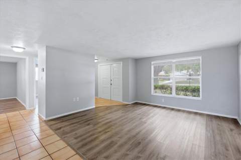 2173 Fiesta Drive, Sarasota FL - photo 9 of 42