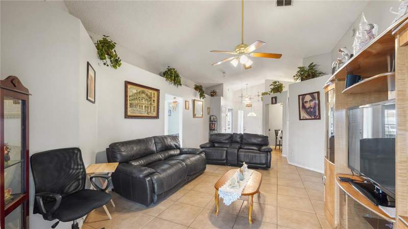 3 bedroom Single Family Residence at 291 Pine Arbor Drive, Lake Underhill Pines, Orlando — photo 5