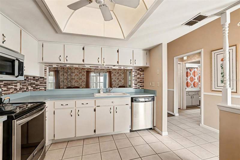 2 bedroom Condominium at 38345 Cottonwood Place #38345, Driftwood Zephyrhills, Zephyrhills — photo 5
