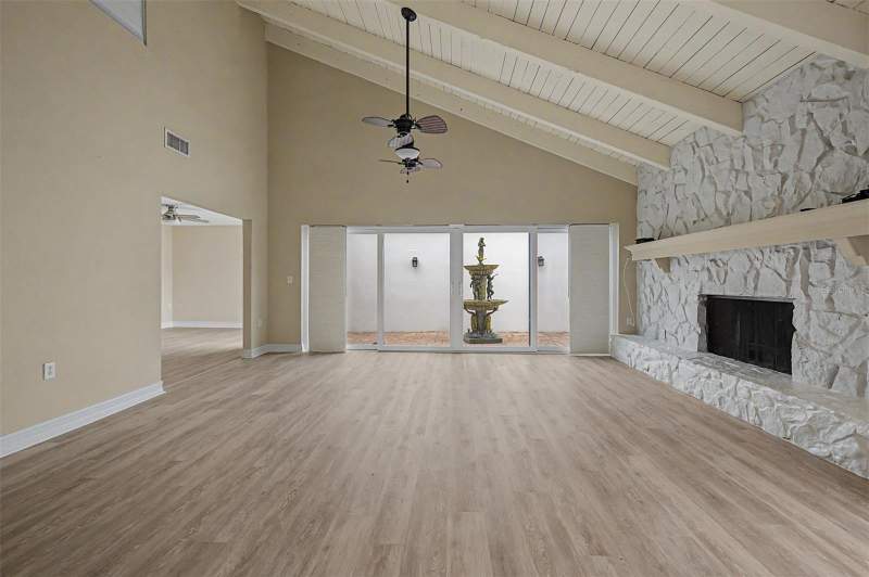2 bedroom Villa at 360 S Woodlands Drive, East Lake Woodlands Patio Homes, Oldsmar — photo 5