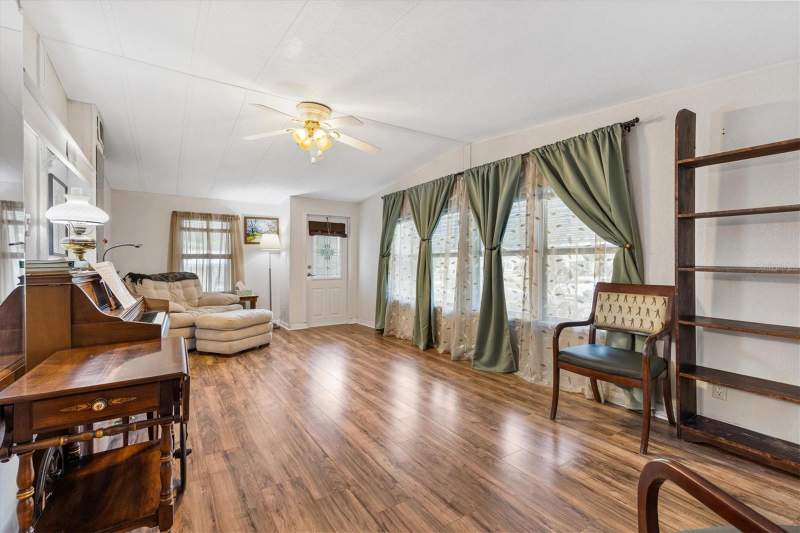 2 bedroom Manufactured Home at 1019 Ann Avenue, The Villages, The Villages — photo 5