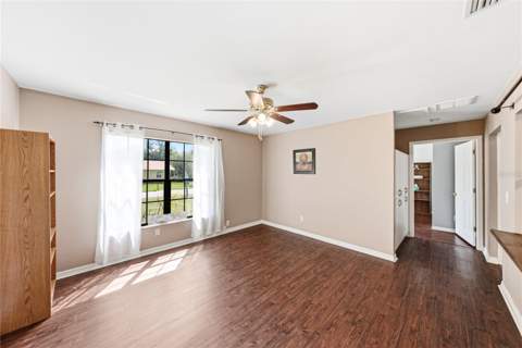 5207 10th Street, Zephyrhills FL - photo 11 of 44