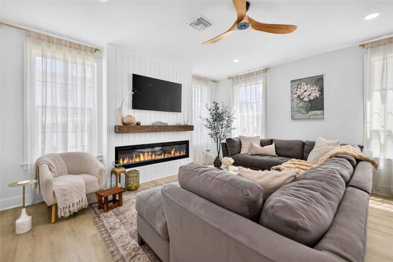 4 bedroom Single Family Residence at 1717 Massachusetts Avenue, Shoreacres Center, St Petersburg — photo 5