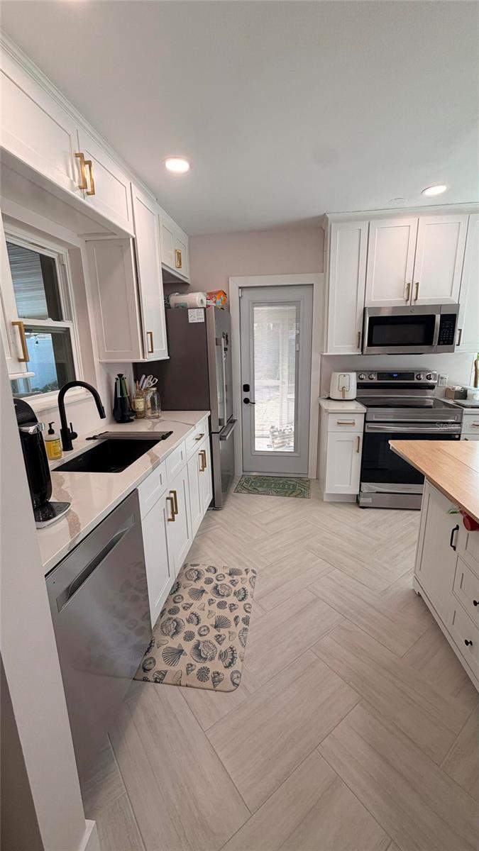 3 bedroom Single Family Residence at 434 79th Avenue, St Petersburg Beach North Unit 2, St Pete Beach — photo 2