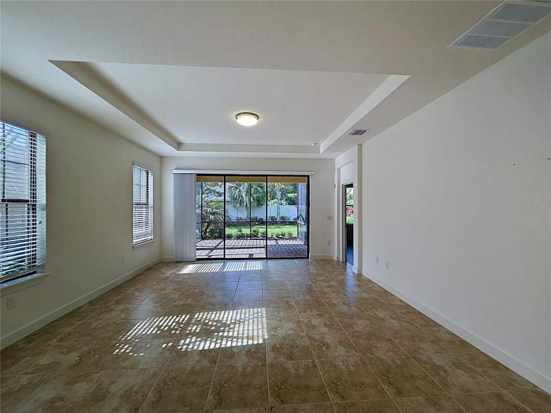3 bedroom Single Family Residence at 8335 Alberata Vista Drive, Esplanade Of Tampa, Tampa — photo 5