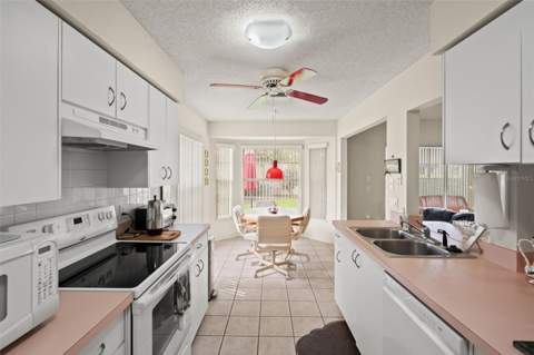 7392 Meadow Brook Lane, Spring Hill FL - photo 14 of 65