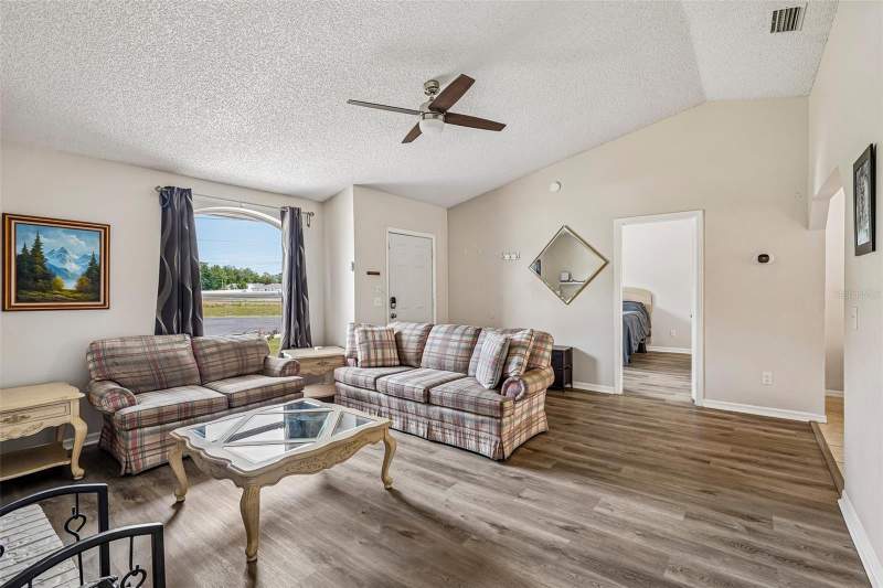 3 bedroom Single Family Residence at 18 SPRING RADIAL, SILVER SPGS SHORES UN 09, OCALA — photo 5