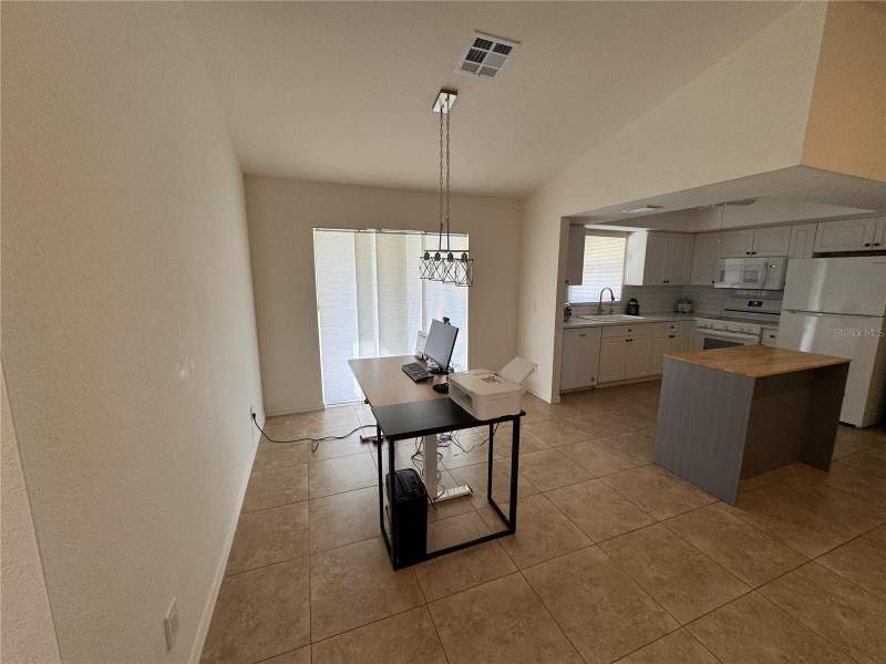 3 bedroom Single Family Residence at 3806 SW 6th Avenue, Cape Coral, Cape Coral — photo 4