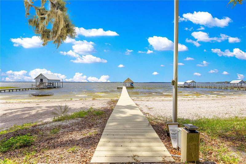 4 bedroom Single Family Residence at 12360 E Highway 25, Connors Sub, Ocklawaha — photo 2