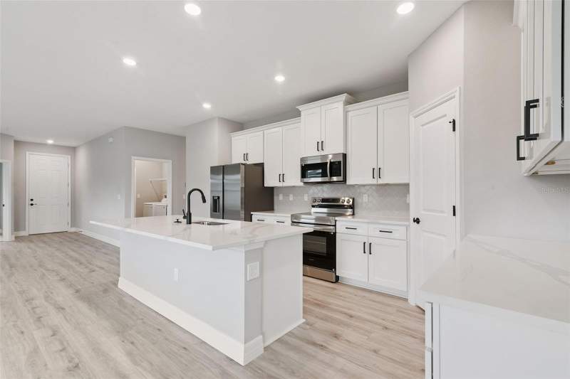 4 bedroom Single Family Residence at 489 Marion Oaks Trail, Marion Oaks Un 10, Ocala — photo 4