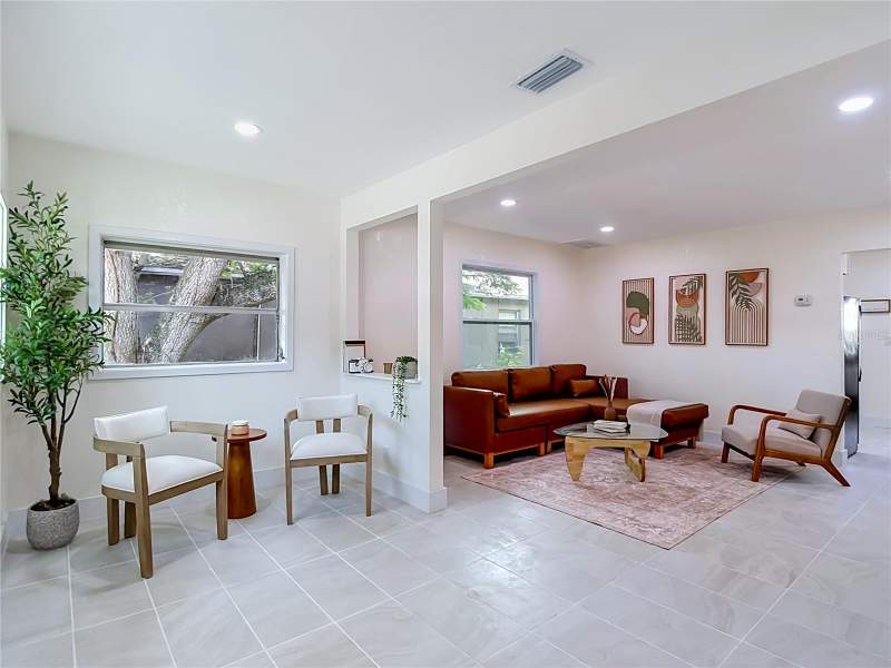 4 bedroom Single Family Residence at 8010 N 13th Street, Sulphur Spgs Add, Tampa — photo 3