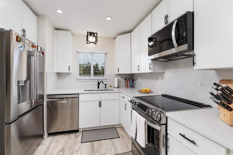 2 bedroom Condominium at 4595 Chancellor Street #114, Lake Overlook Apts, St Petersburg — photo 3