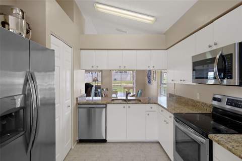 7483 Bridgewater Lane, Spring Hill FL - photo 16 of 90