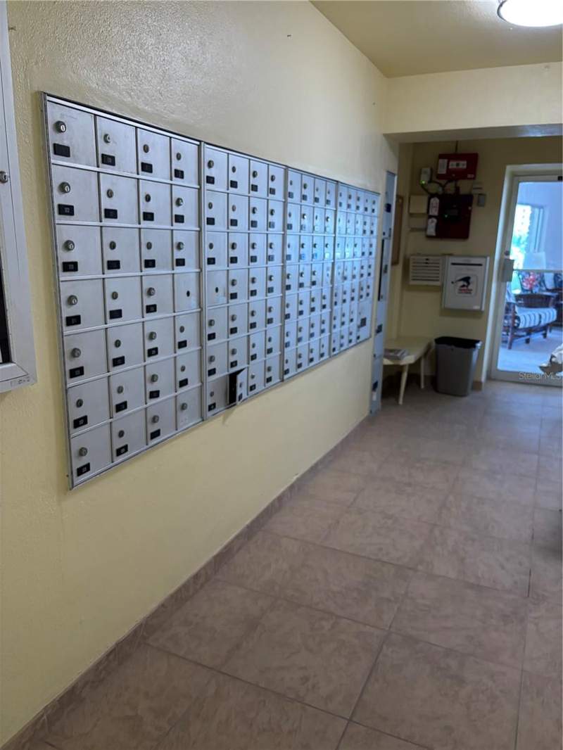 1 bedroom Condominium at 4725 Cove Circle #104, Columbia Towers Condo, St Petersburg — photo 4