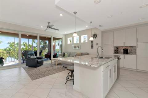 395 Aruba Circle #203, Bradenton FL - photo 6 of 56