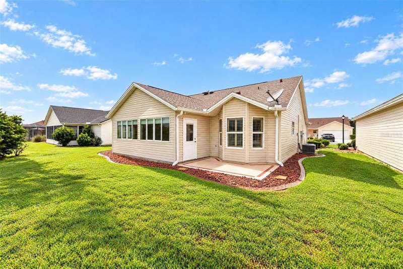 3 bedroom Single Family Residence at 3064 Burbank Lane, The Villages, The Villages — photo 2
