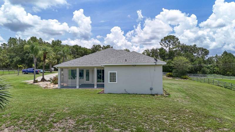 4 bedroom Single Family Residence at 32025 TIMBERLAKE DRIVE, NONE, MOUNT DORA — photo 2