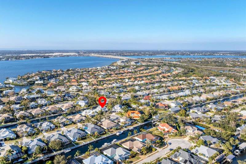 4 bedroom Single Family Residence at 4627 Barracuda Drive, Riverdale Rev, Bradenton — photo 4