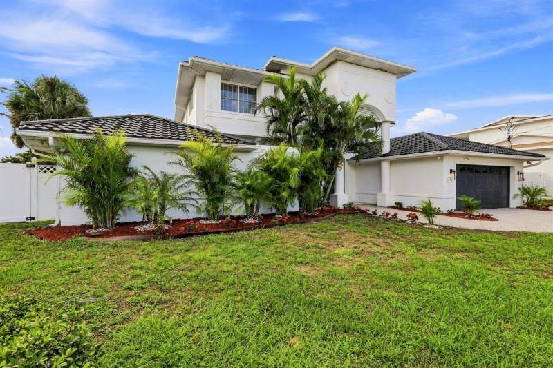5 bedroom Single Family Residence at 461 Palm Island, Island Estates Of Clearwater Unit 6-B, Clearwater Beach — photo 3
