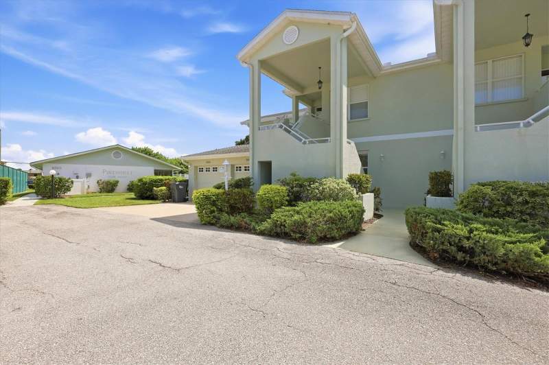 2 bedroom Condominium at 5056 Oak Run Drive, Pinehurst Sec III, Sarasota — photo 4
