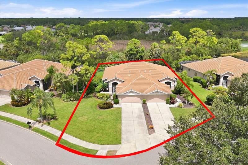 2 bedroom Villa at 9413 Forest Hills Circle, Stoneybrook Golf & Country Club, Sarasota — photo 3