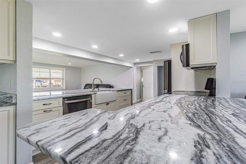 3 bedroom Single Family Residence at 1125 Fernwood Drive, Forest Hills, Holiday — photo 5