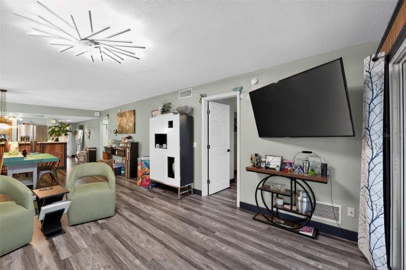 2 bedroom Condominium at 1960 Oregon Trail #2B, Village At Oyster Creek Ph, Englewood — photo 5