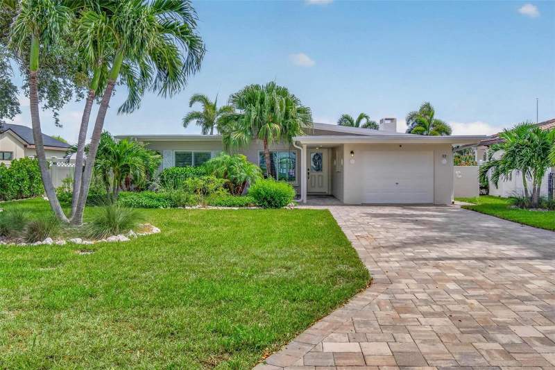 53 DOLPHIN DRIVE home for sale in Paradise Island
