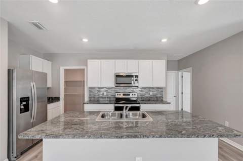 17038 Wave Tressle Place, Wimauma FL - photo 15 of 47
