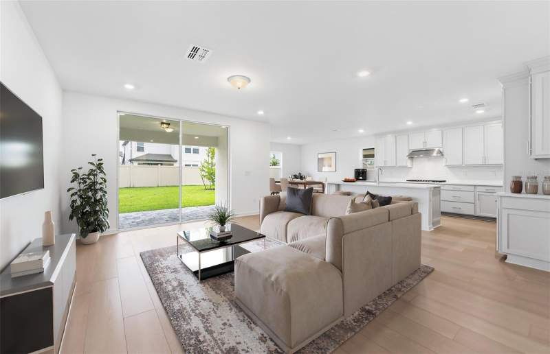5 bedroom Single Family Residence at 33426 Barnebrook Drive, Vidas Way Legacy Phase 1B, Wesley Chapel — photo 2