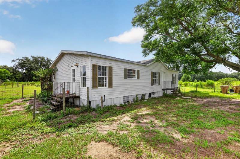 3 bedroom Manufactured Home at 25429 Shetland Trail, Sorrento, Sorrento — photo 3