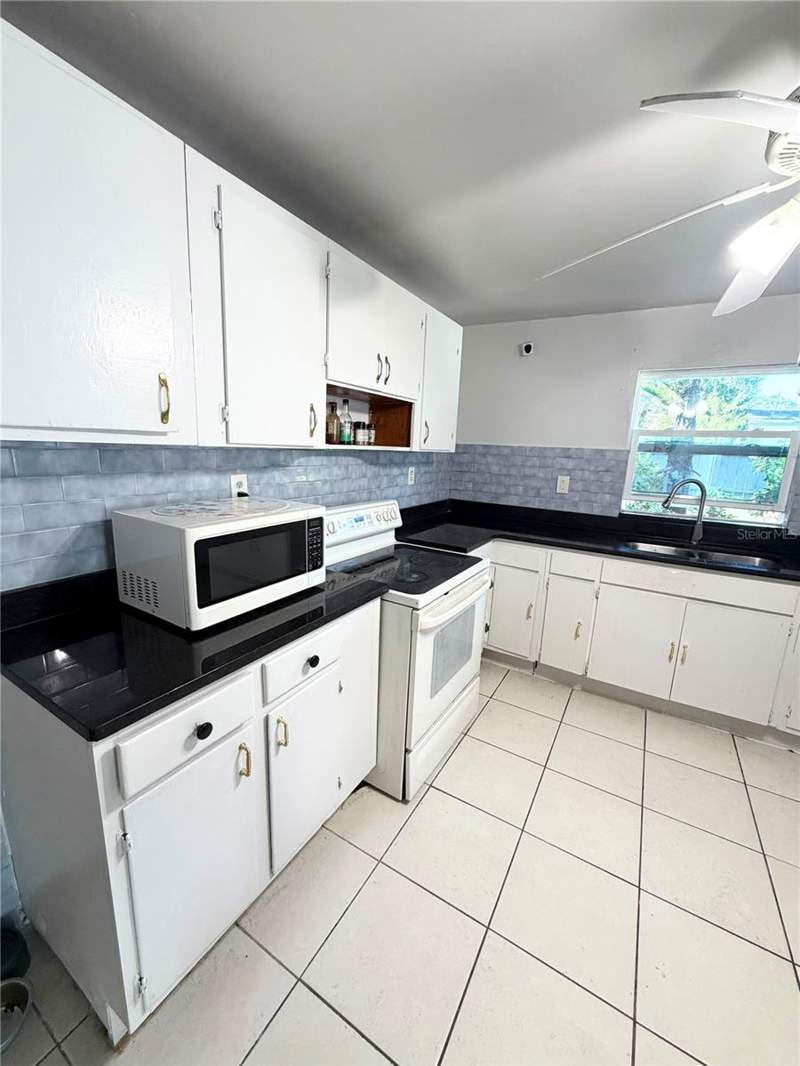 2 bedroom Single Family Residence at 8904 N 20th Street, Hillsboro Heights Map, Tampa — photo 4