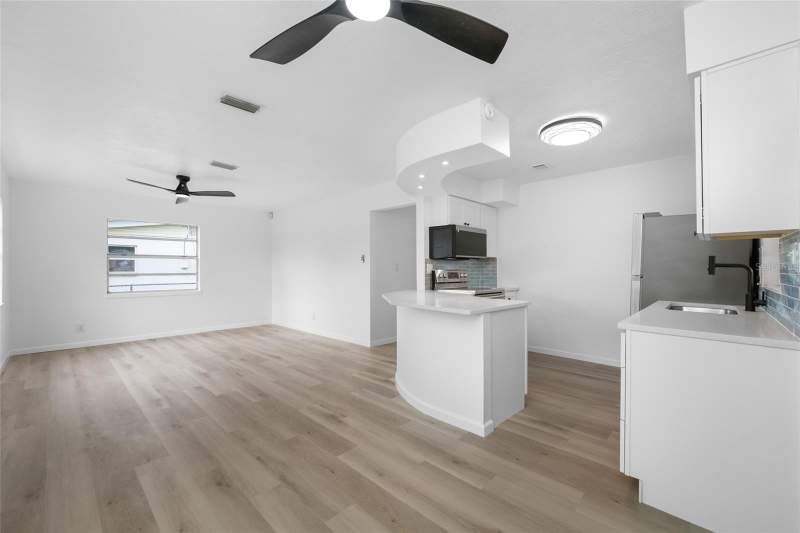 3 bedroom Single Family Residence at 8176 65th Street, Avondale Estates, Pinellas Park — photo 4