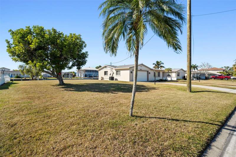 3 bedroom Single Family Residence at 5003 Commonwealth Road, Palmetto Skyway Rep, Palmetto — photo 4