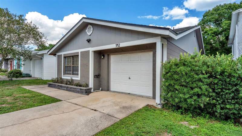 3 bedroom Single Family Residence at 542 LAKE DEXTER BOULEVARD, LAKE DEXTER WOODS PH 02, WINTER HAVEN — photo 1