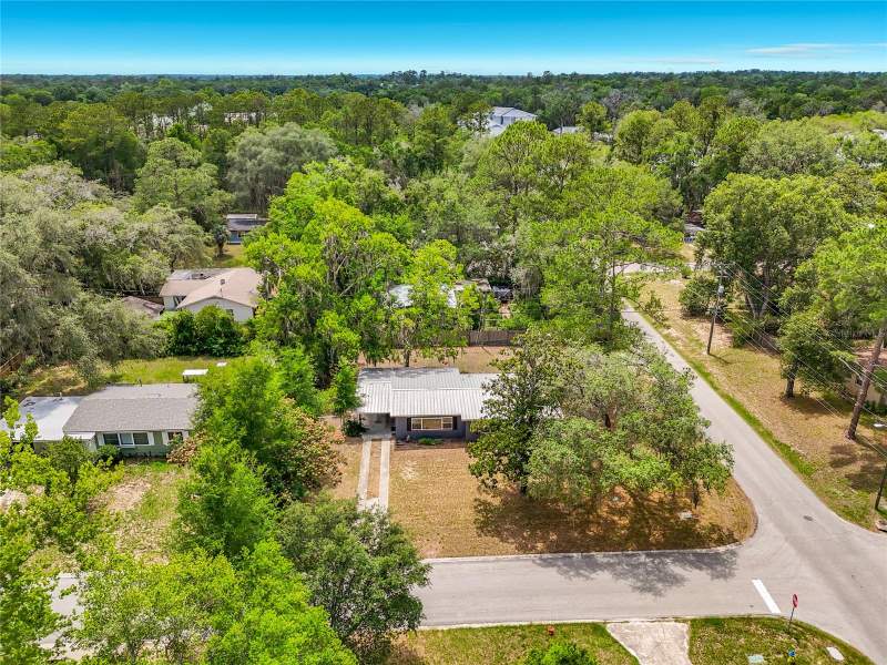 3 bedroom Single Family Residence at 414 NW 36th Terrace, Golf Club Manor, Gainesville — photo 3