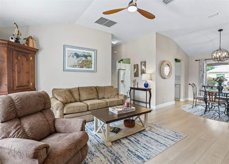 3 bedroom Single Family Residence at 3001 Glenwood Place, Villages/Sumter Un #33, The Villages — photo 4