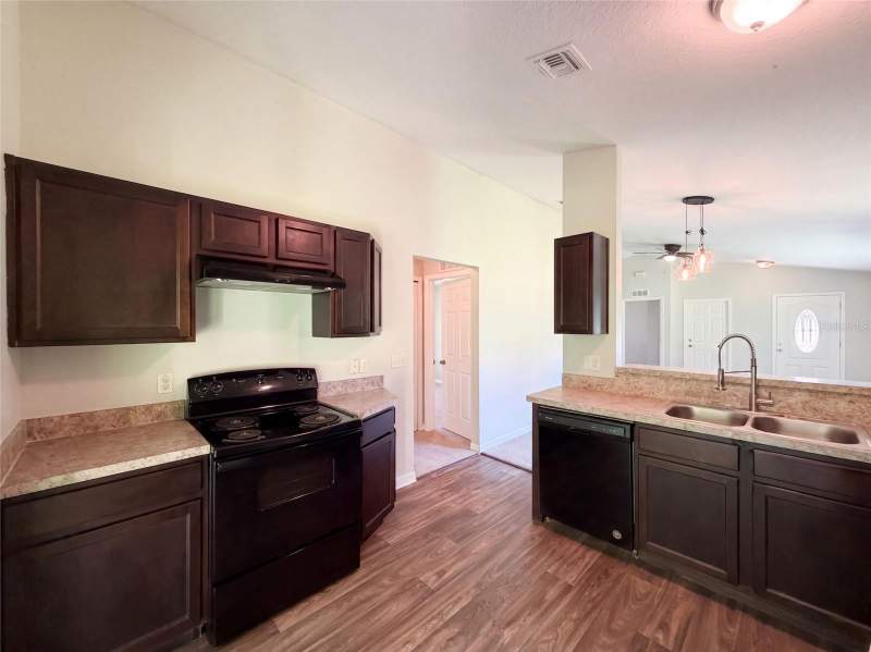 3 bedroom Single Family Residence at 705 5th Street, Block F Meadowlawn Add, Wildwood — photo 2