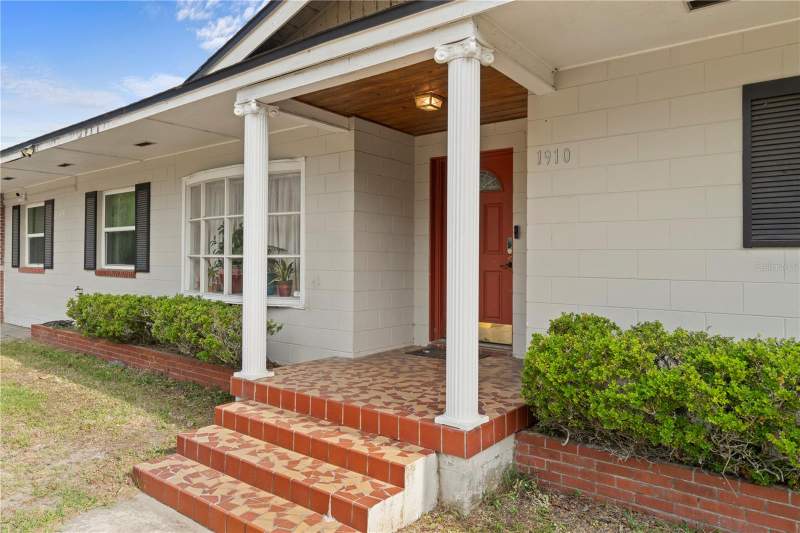 4 bedroom Single Family Residence at 1910 NW 14th Street, Belvedar Sub, Ocala — photo 2