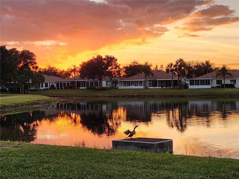 Fairbourne Condo