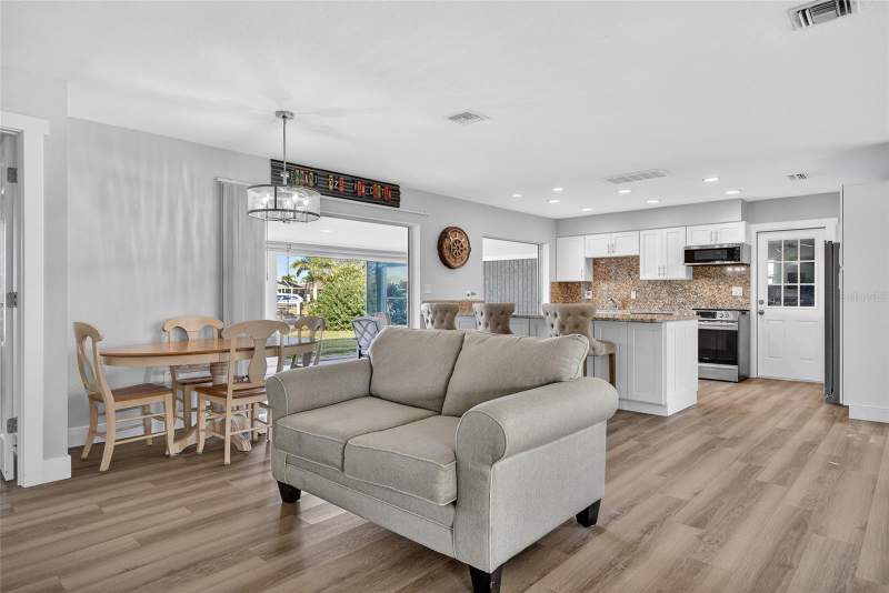 2 bedroom Single Family Residence at 523 Via Cintia, Punta Gorda Isles Sec 07, Punta Gorda — photo 5