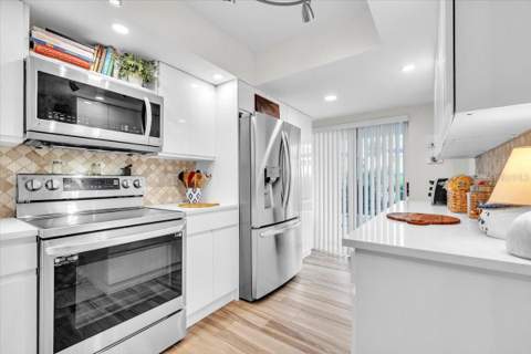 5209 Wedgewood Lane #17, Sarasota FL - photo 15 of 39