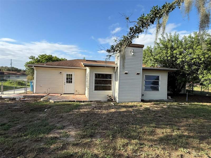 3 bedroom Single Family Residence at 2024 Bel Ombre Circle, Bel-Ombre, Lake Wales — photo 2
