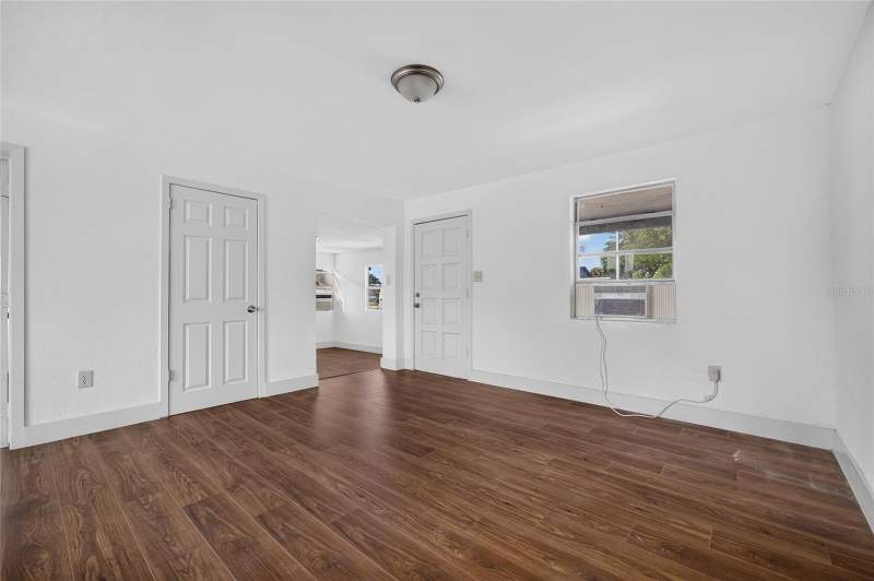 4 bedroom Single Family Residence at 1629 Pawnee Street, Meadow Lawn Rep, Fort Myers — photo 2