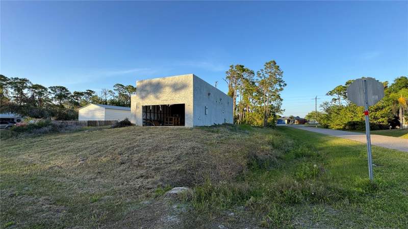 3 bedroom Single Family Residence at 5182 Hopkins Avenue, Port Charlotte Sec 053, Port Charlotte — photo 3